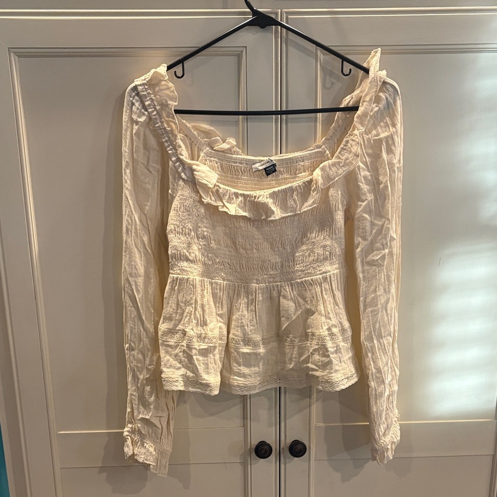 American Eagle Cream Ruffle Long Sleeve Blouse